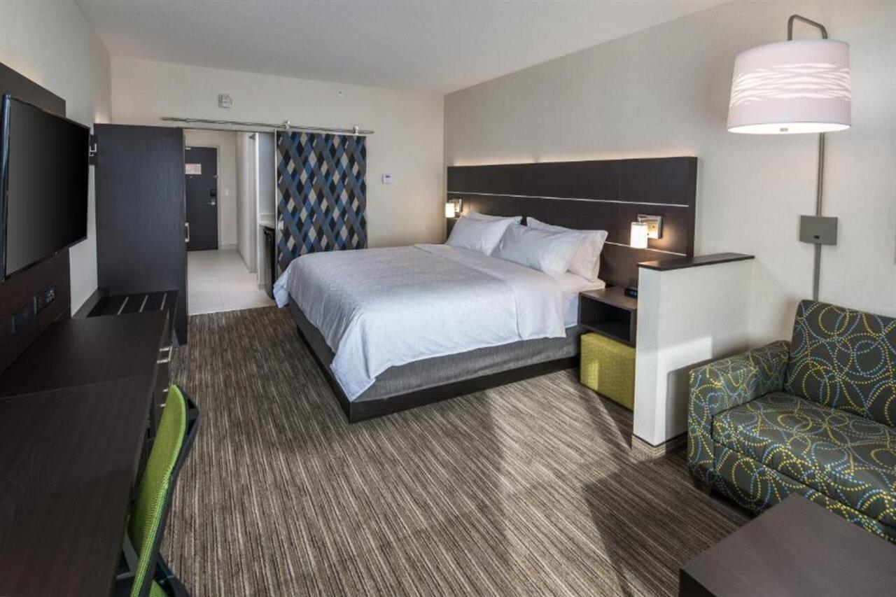 Holiday Inn Express & Suites Kelowna - East By Ihg Extérieur photo