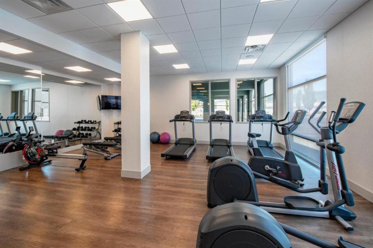 Holiday Inn Express & Suites Kelowna - East By Ihg Extérieur photo