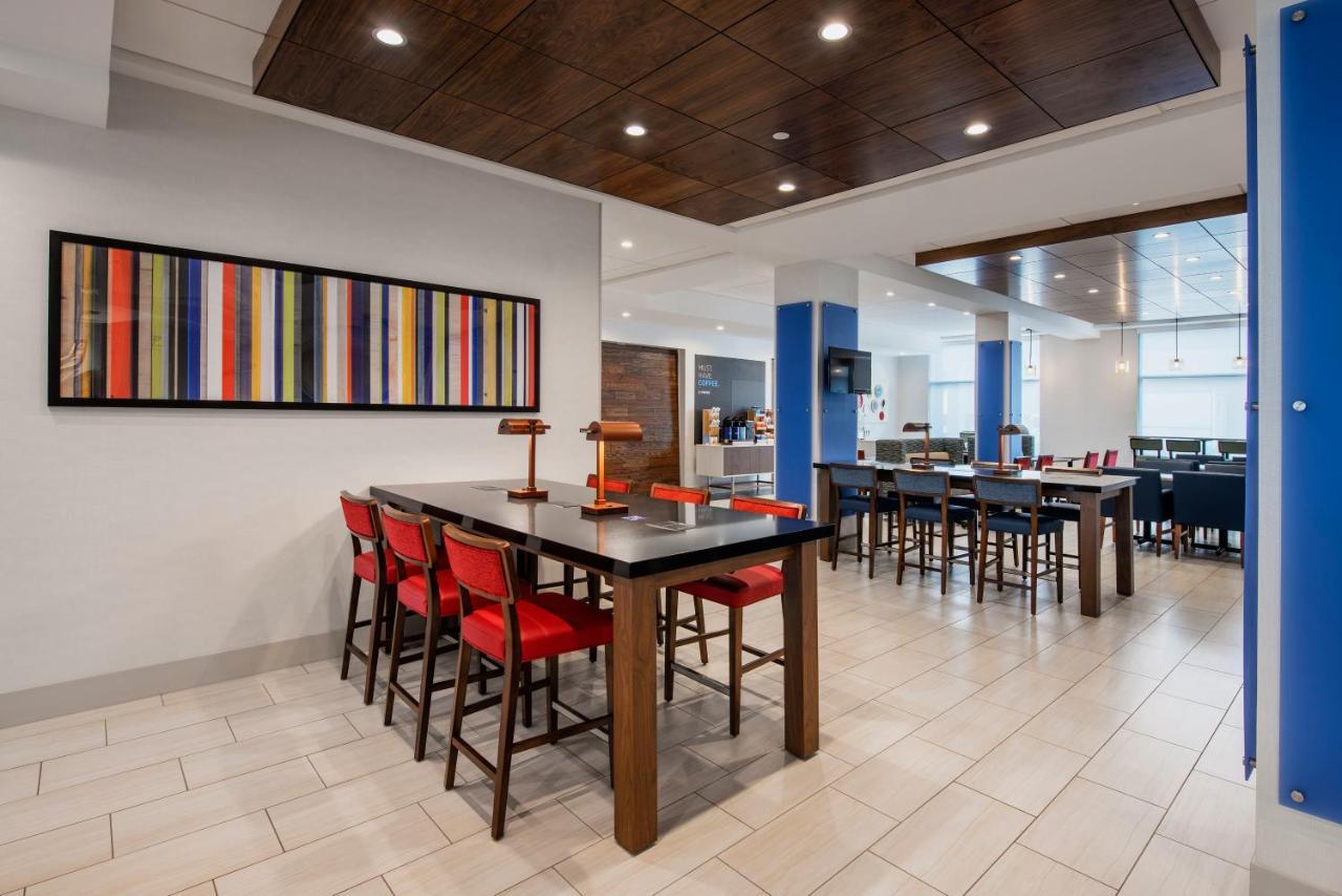 Holiday Inn Express & Suites Kelowna - East By Ihg Extérieur photo