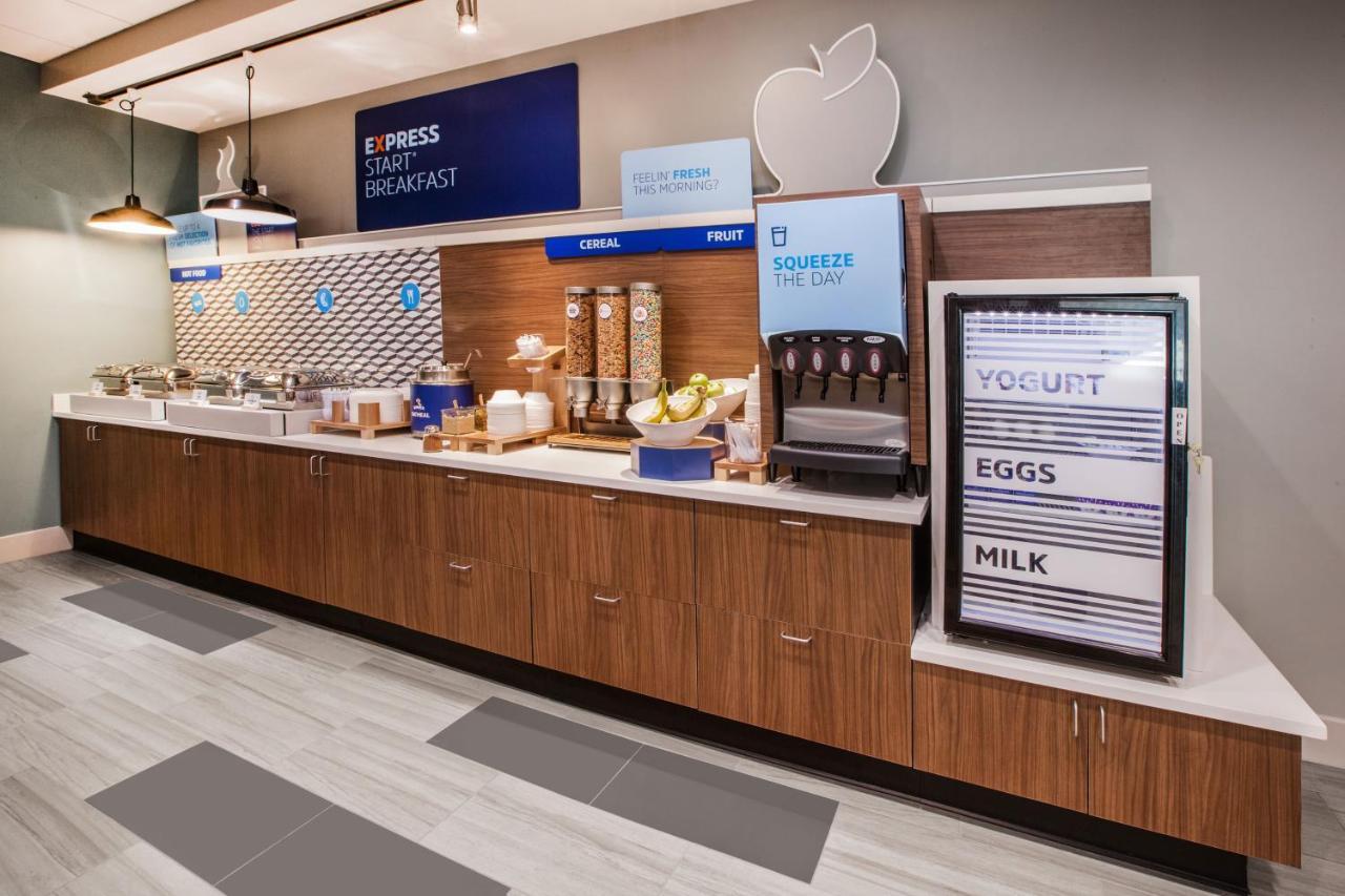 Holiday Inn Express & Suites Kelowna - East By Ihg Extérieur photo