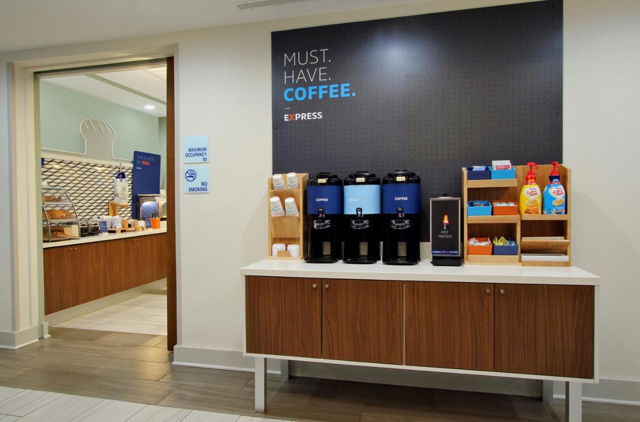 Holiday Inn Express & Suites Kelowna - East By Ihg Extérieur photo
